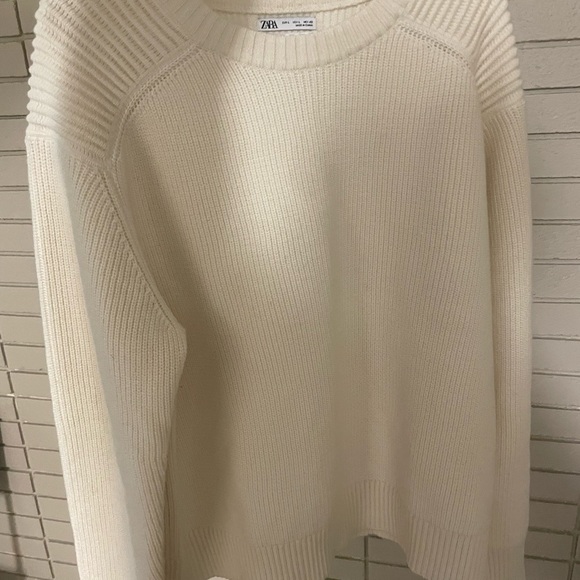 Like new Zara Sweat - Picture 3 of 3